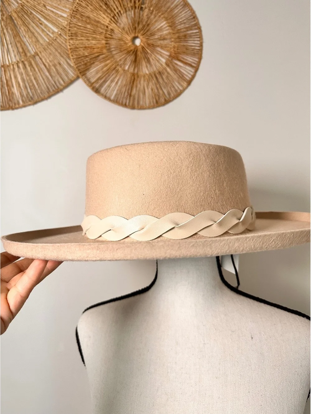 Shyanne women’s beige/tan wide-brim Western fedora hat- Size OS